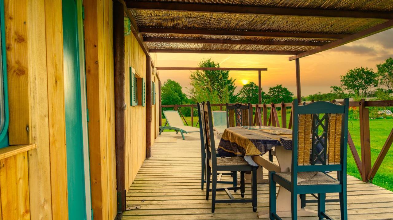 Au Bonheur Nomade Hotell Livry  Exteriör bild