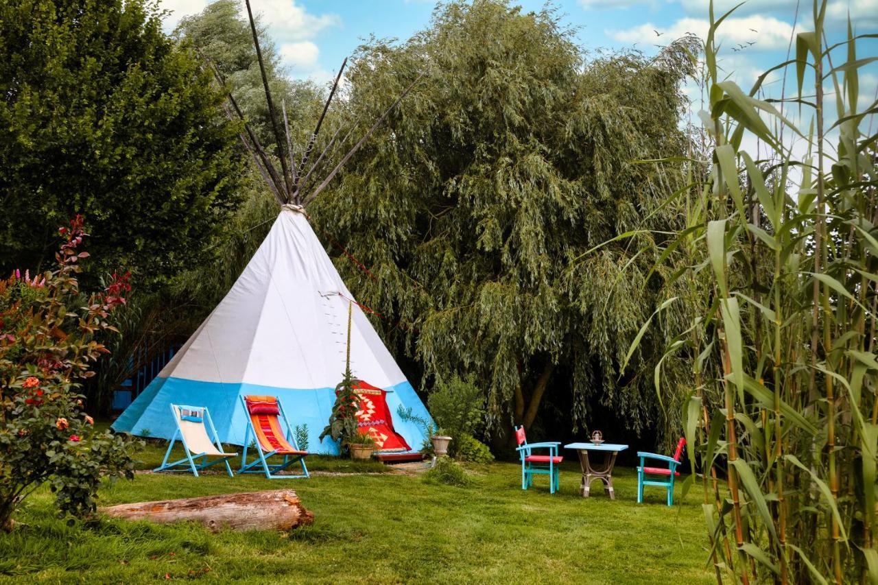 Au Bonheur Nomade Hotell Livry  Exteriör bild